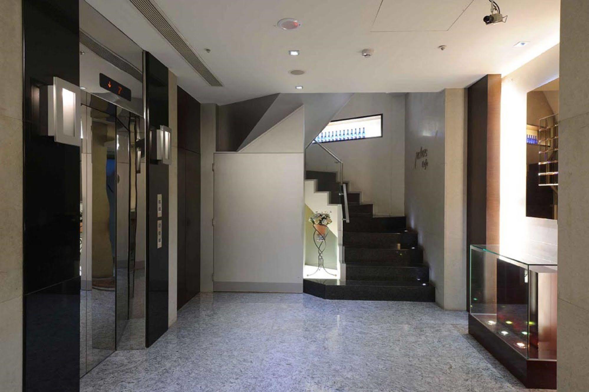 K Hotel - Yunghe Йонгхе Екстериор снимка